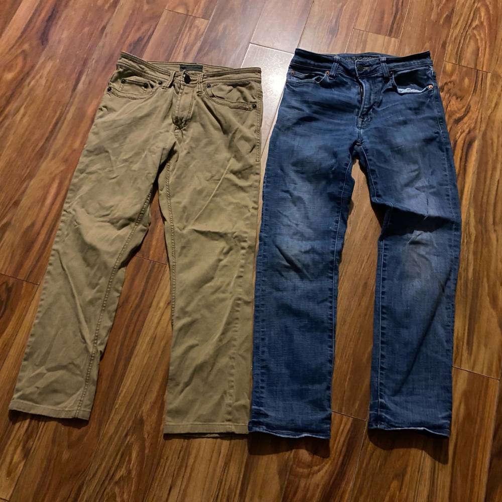 2 Pair mens Jeans slim fit Size 29. Very gently used.